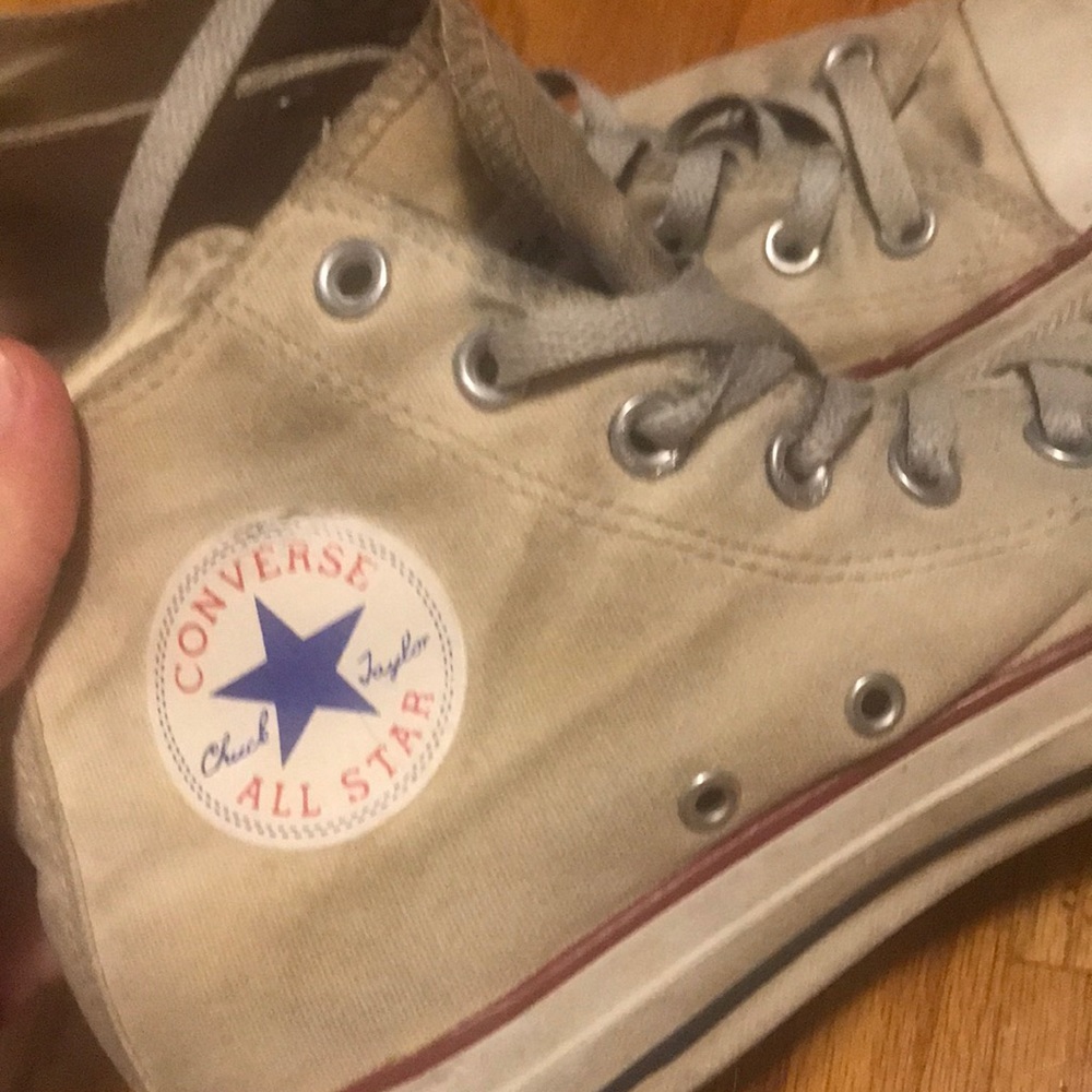 CONVERSE high tops, off white, really cute 🤍